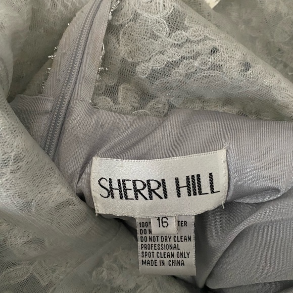 Sherri Hill evening dress - Picture 3 of 3